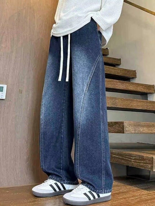 Essential Relaxed Fit Mid Rise Light Fade Jeans