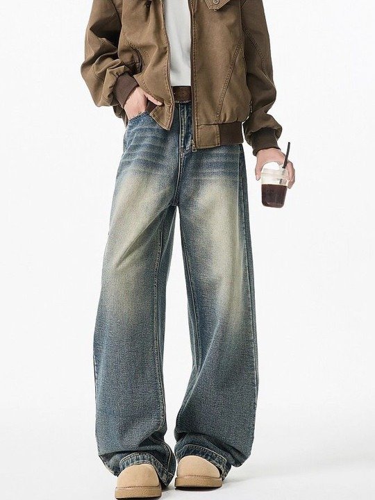 Clean-Cut Wide Leg Mid Rise Light Fade Jeans