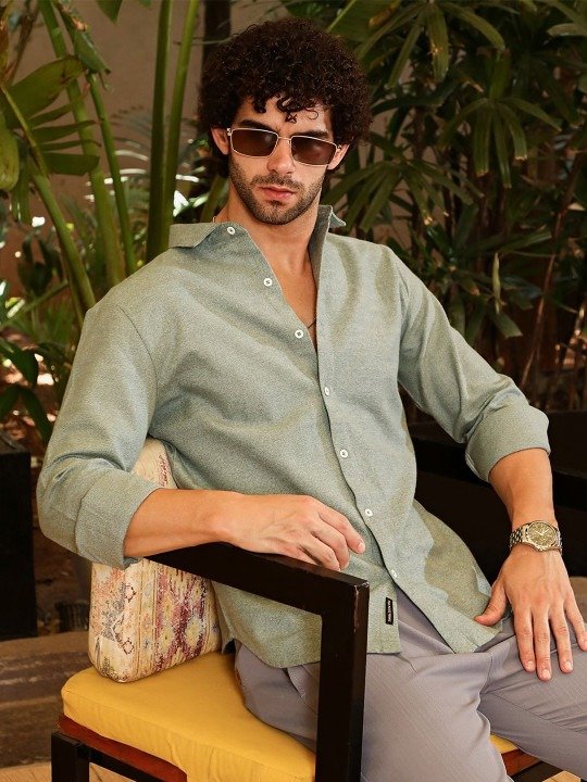 Clean-Cut Classic Fit Spread Collar Solid Casual Shirt