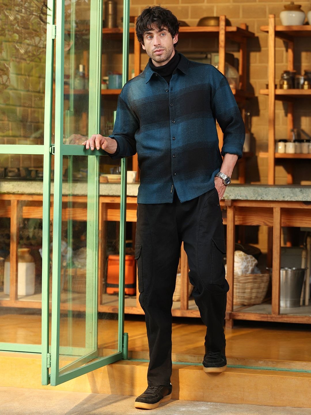 Street-Ready Oversized Comfort Spread Collar Casual Shirt