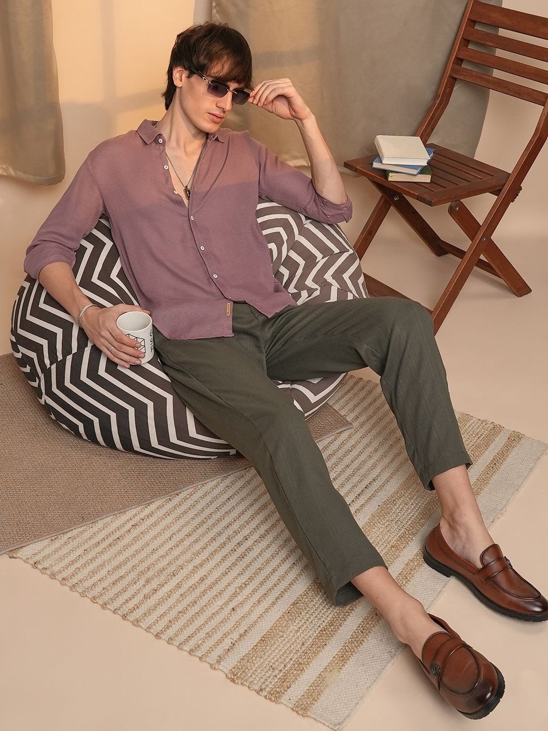 Statement Comfort Spread Collar Solid Casual Shirt