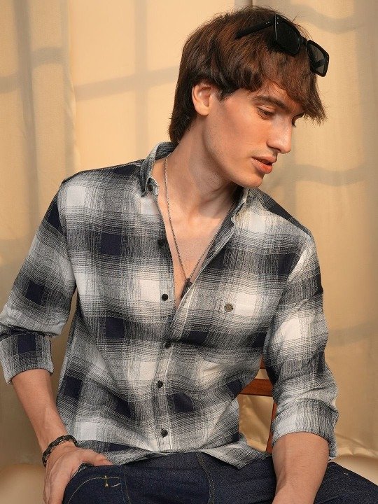Sharp Comfort Spread Collar Checked Casual Shirt