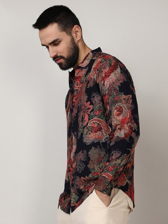 Tailored Black Spread Collar Printed Casual Shirt