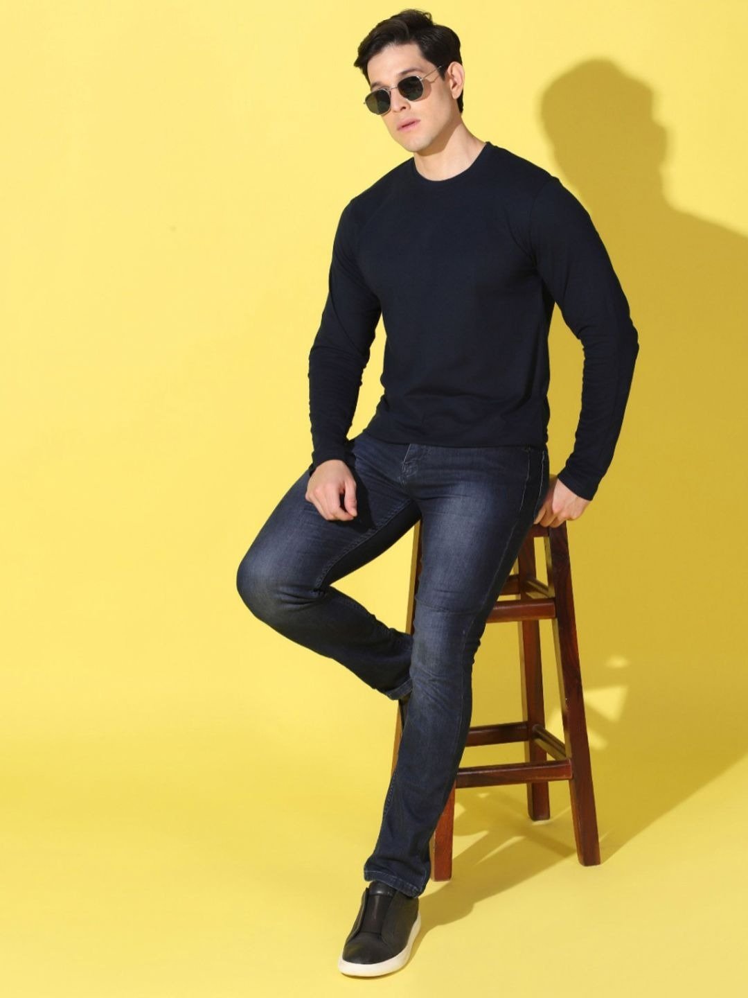 Minimal Slim Fit Round Neck Solid T-Shirt
