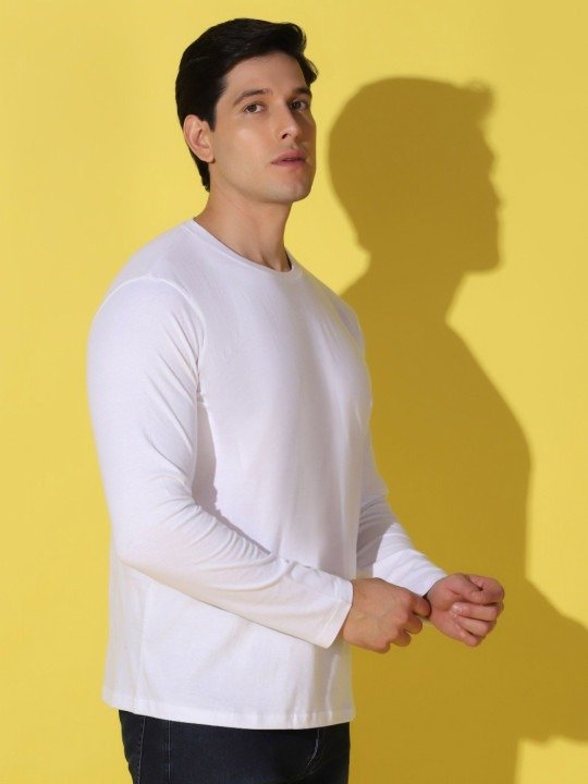 Clean-Cut Slim Fit Round Neck Solid T-Shirt